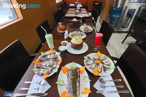 Oyo 332 Syaj Hotel Dubái