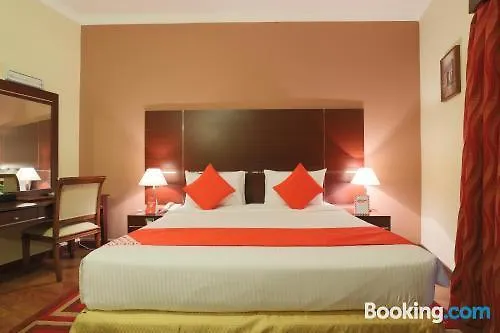 **  Oyo 332 Syaj Hotel Dubái Emiratos Árabes Unidos